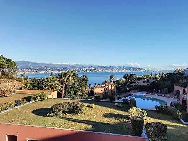 Appartement 4 Pers Vue Mer Baie De Cannes - Antibes Theoule-sur-Mer 0*,  France